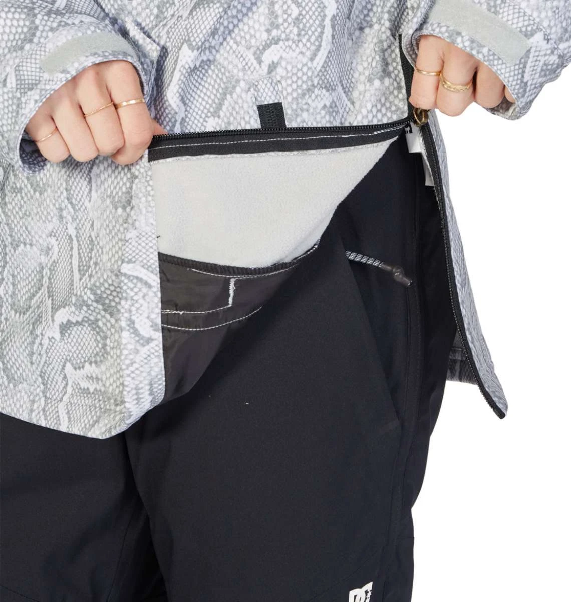 DC Ladies Prism Softshell Anorak Jacket 2022-2023 - Image 3