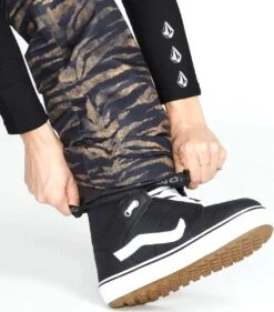 Volcom Ladies Hallen Shell Pant 2022-2023 -Volcom Store volcom ladies hallen shell pant 2022 2023 ski pro 614814741